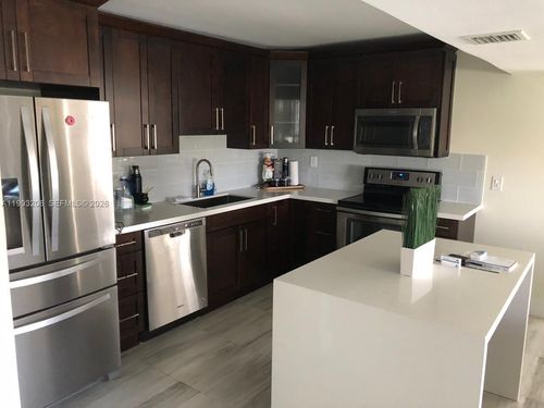 apt-525-7135 Collins Ave, Miami Beach, FL, 33141-3228 | Card Image