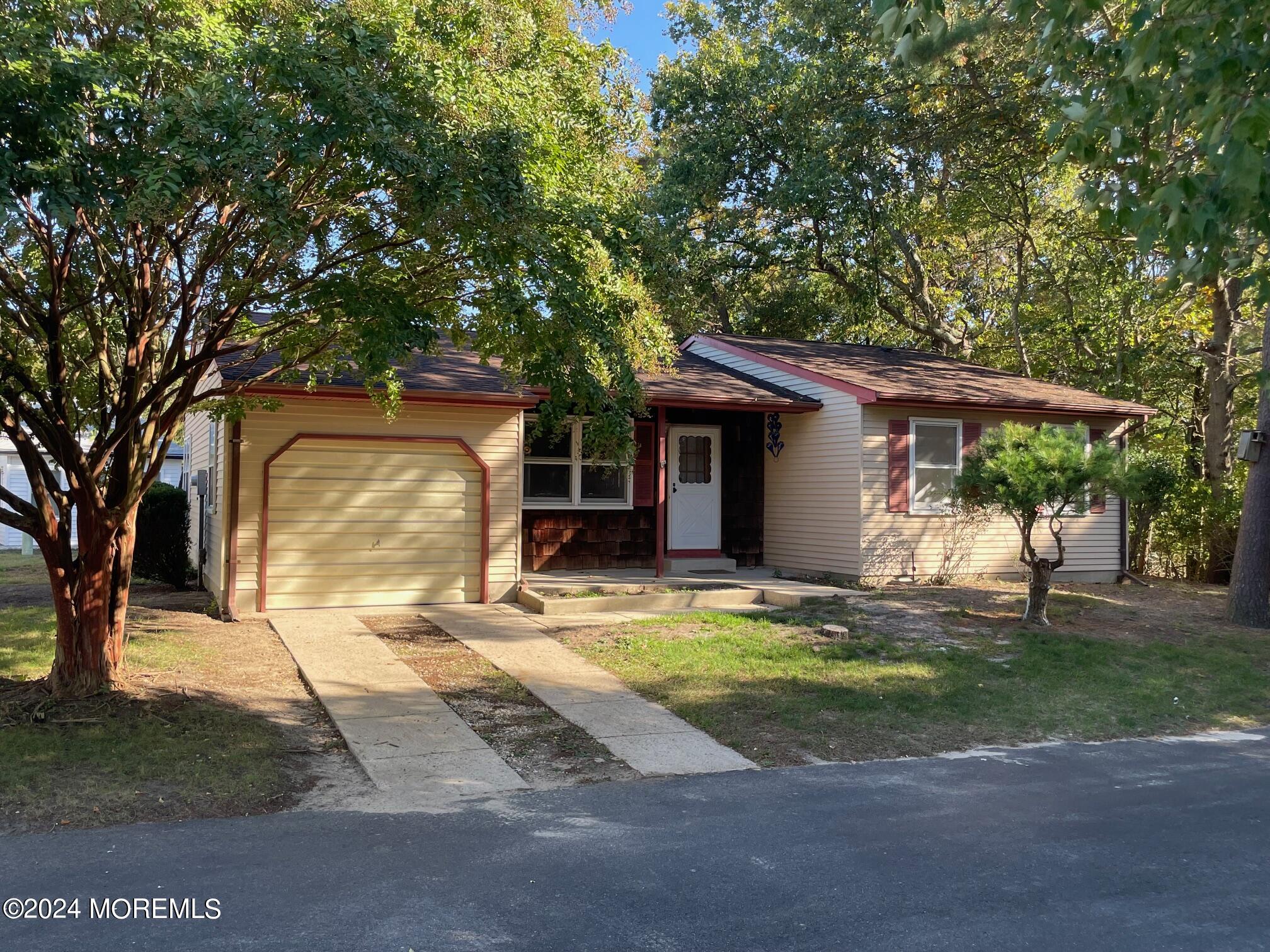 Chelsea Dr, Whiting, NJ 08759