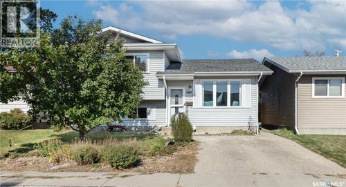 734 Whelan Way, Saskatoon, SK, S7L7E5 | Card Image