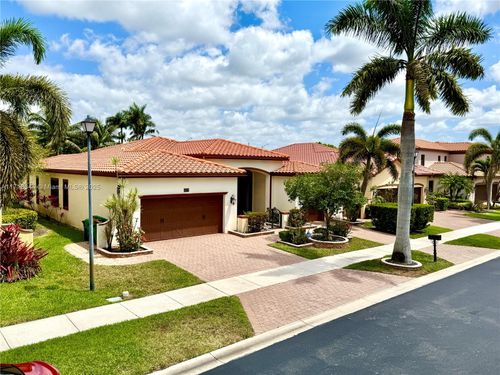 8771 Nw 41st St, Hollywood, FL, 33024-8703 | Card Image