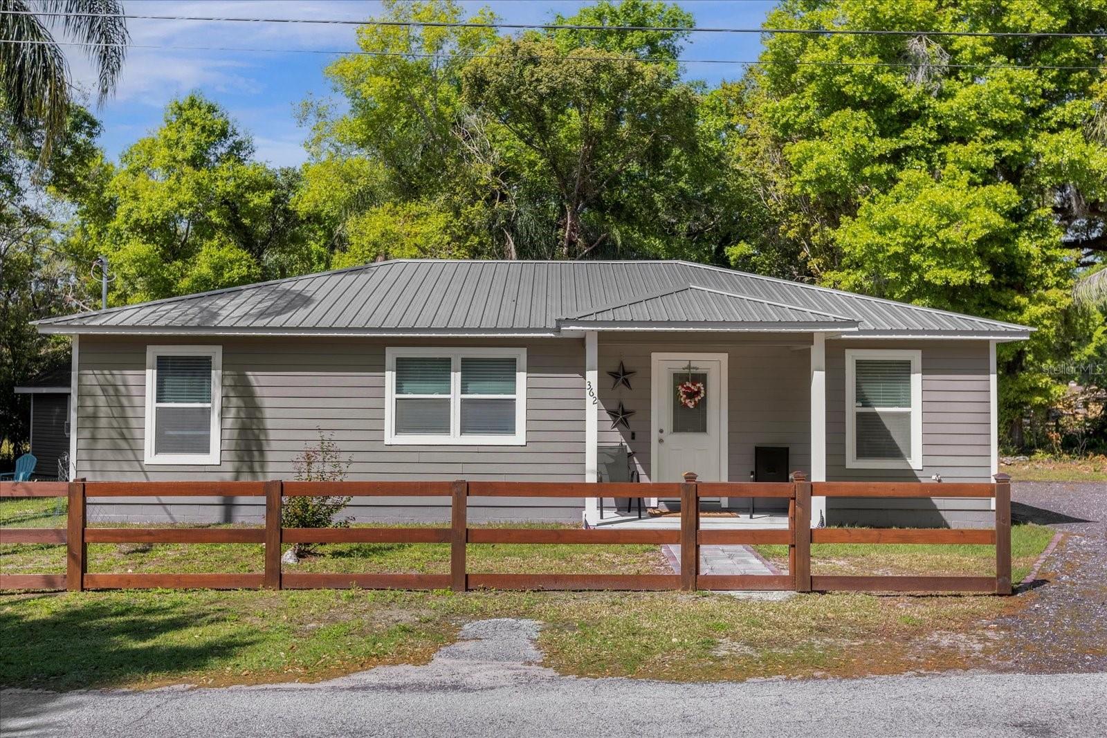 Main Ave, Groveland, FL 34736