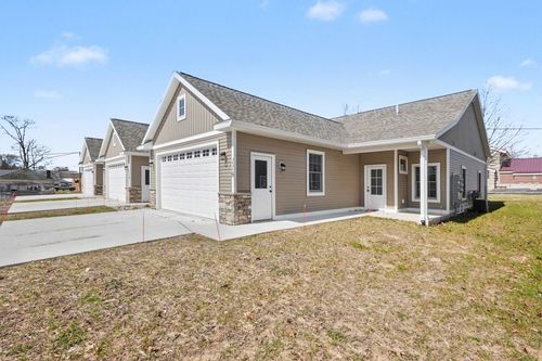 116 E Sheridan St, Fremont, MI, 49412-1622 | Card Image