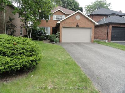 4214 Butternut Crt, House other with 4 bedrooms, 3 bathrooms and 5 parking in Mississauga ON | Image 1