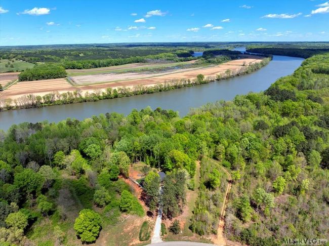 Aerial shows location on the lake | Image 34