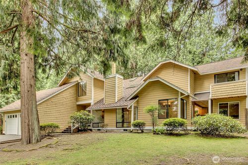 915 147th Pl Ne, Bellevue, WA, 98007-4119 | Card Image