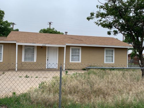 2209 E 29th St, Lubbock, TX, 79404-2016 | Card Image