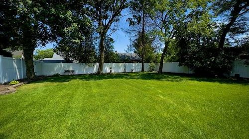 17 Burkland Ln, Hicksville, NY, 11801-3731 | Card Image