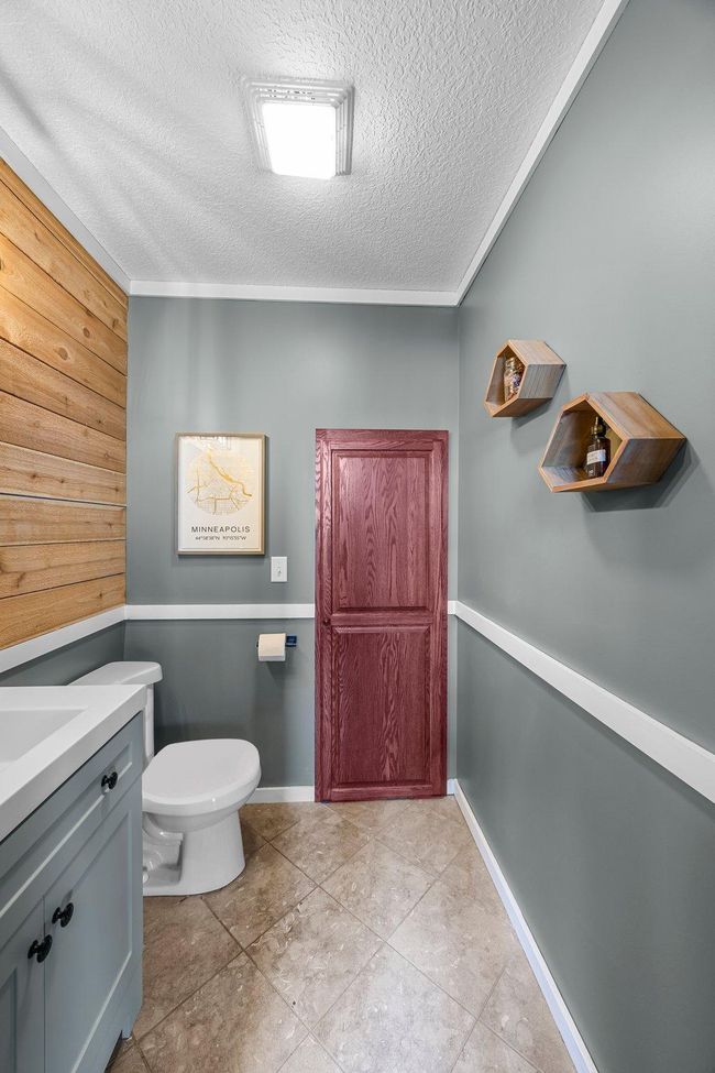 Main Floor Bath | Image 20