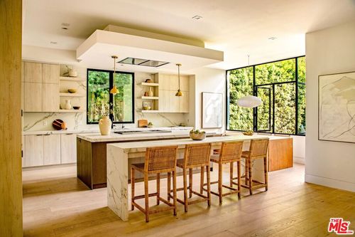 734 18th St, Santa Monica, CA, 90402 | Card Image