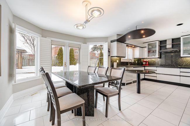 166 Killian Rd, House other with 5 bedrooms, 4 bathrooms and 2 parking in Maple ON | Image 12