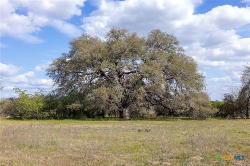 128 County Road 214, Hallettsville, TX, 77964-4998 | Card Image