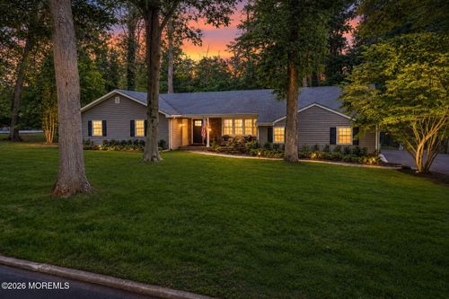 18 Stork Ct, Middletown, NJ, 07748-2952 | Card Image