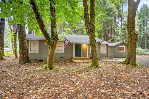 367 Madrona Dr, Cave Junction, OR, 97523-7000 | Card Image