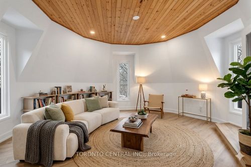 upper-171 Parkside Drive, Toronto, ON, M6R2Y9 | Card Image