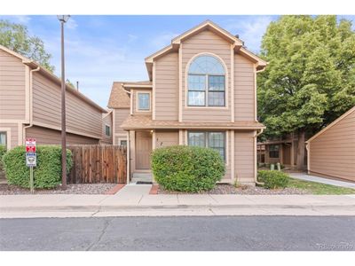 1720 S Quintero Way, Home with 3 bedrooms, 2 bathrooms and null parking in Aurora CO | Image 2