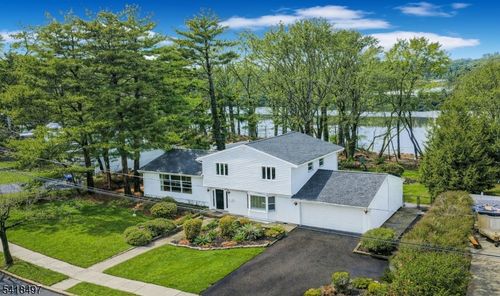 11 Agate Rd, East Brunswick, NJ, 08816-1301 | Card Image