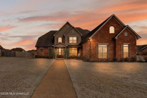 1052 Aquila Cir N, Olive Branch, MS, 38654-8548 | Card Image