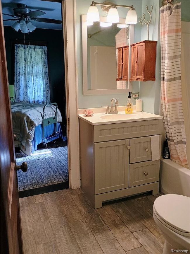 Full Bath | Image 7
