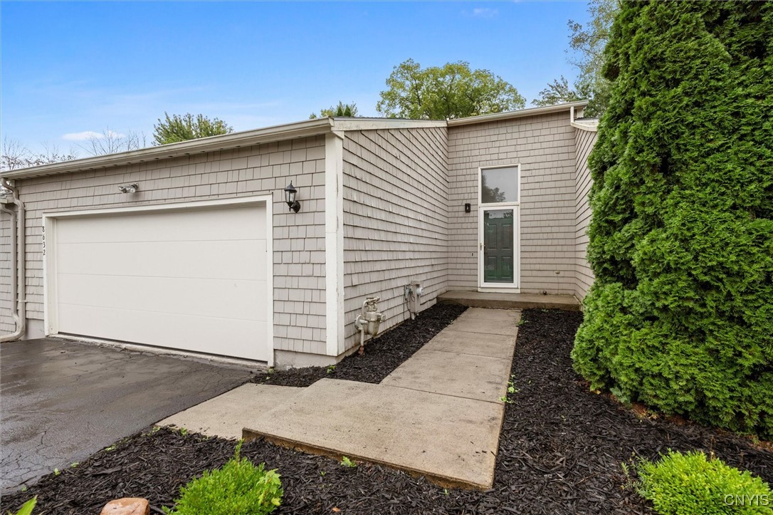 Braewood Dr, Baldwinsville, NY 13027