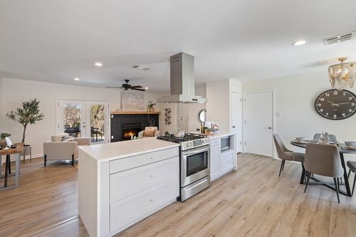 300 Clearday Dr, Austin, TX, 78745-5611 | Card Image