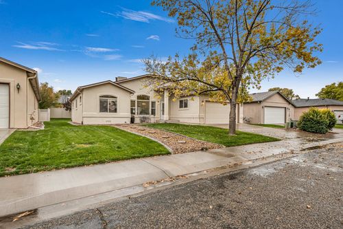 2157 Glenstone Ct, Grand Junction, CO, 81507-1068 | Card Image