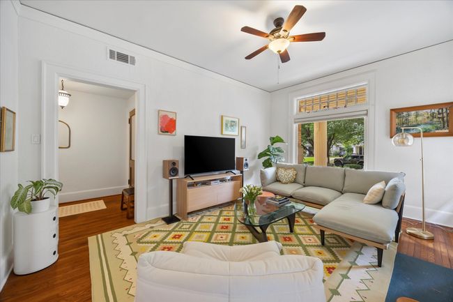 APT-1-4 - 4914 Victor St, Home with 2 bedrooms, 1 bathrooms and 6 parking in Dallas TX | Image 8