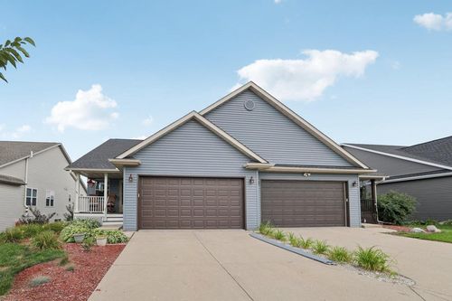 637 Garfield Ave, Evansville, WI, 53536-1067 | Card Image