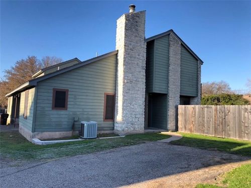 1701 Horseshoe Cir, Round Rock, TX, 78681-1877 | Card Image