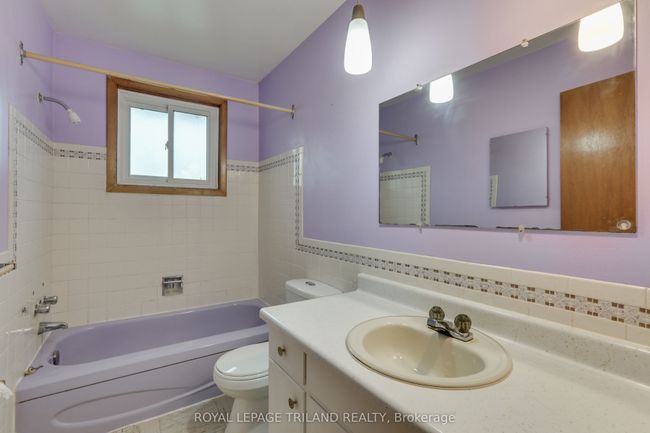 A - 353A Manitoba St, House attached with 2 bedrooms, 2 bathrooms and 1 parking in London ON | Image 13