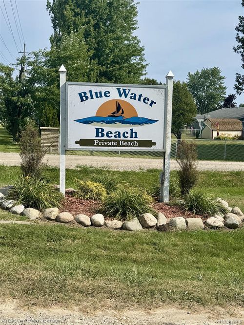 7690 Holiday Rd, Lexington, MI, 48450-9760 | Card Image