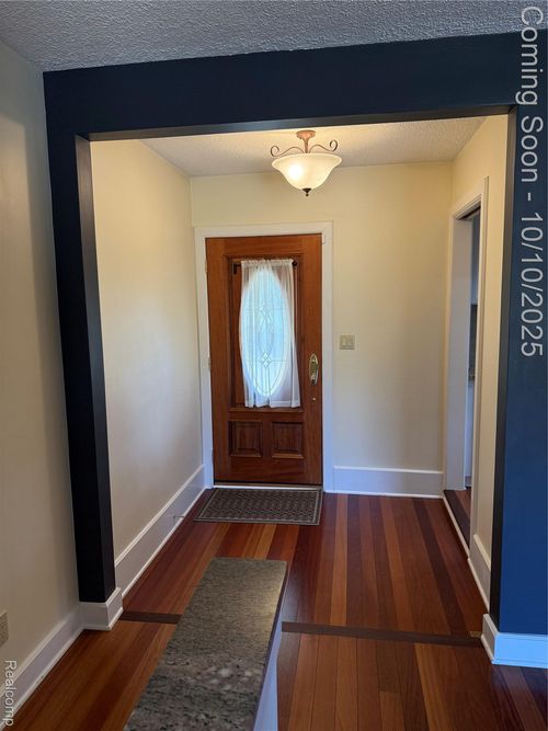 3380 Barlyn Ln, Bloomfield Hills, MI, 48302-1400 | Card Image