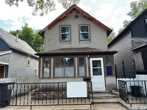 428 I Avenue S, Saskatoon, SK, S7M1Y4 | Card Image