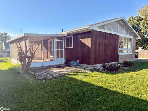 407 S 1st Avenue, Danville, IA, 52623 | Card Image