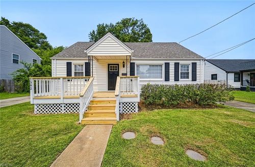 1382 Hammond Court Court, Norfolk, VA, 23503 | Card Image
