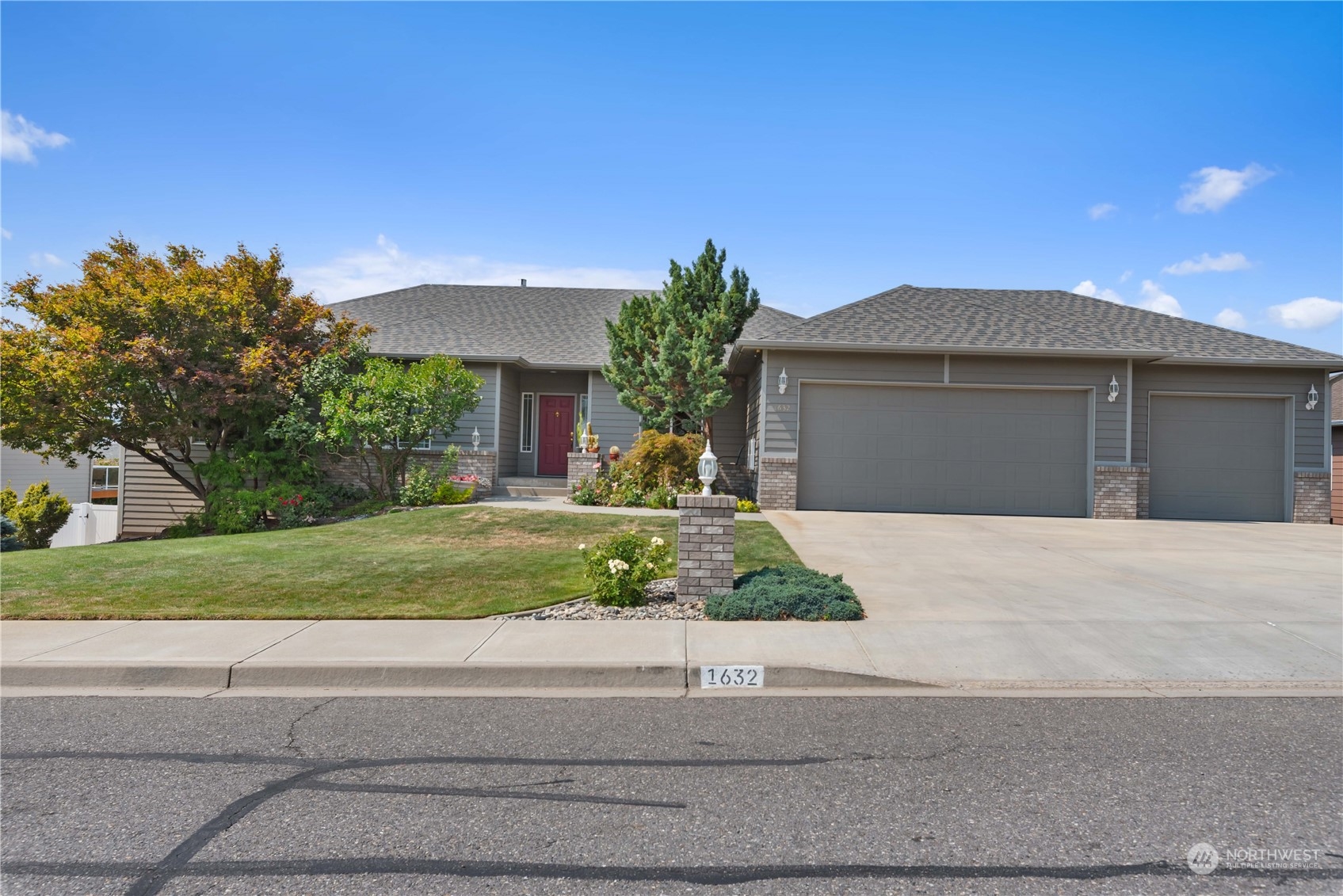 Huntwood Ln, East Wenatchee, WA 98802