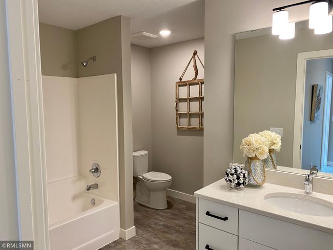 Photos are of similar property at Gateway Green Cottages. | Image 25