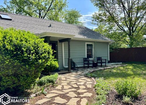 916 S Main Pl, Fairfield, IA, 52556 | Card Image