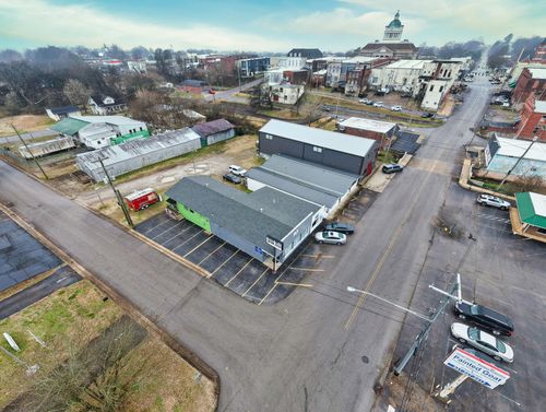 217 E Jefferson St, Pulaski, TN, 38478-2922 | Card Image