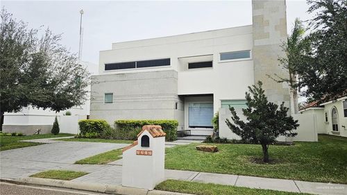 2213 S 48th Street, McAllen, TX, 78503 | Card Image