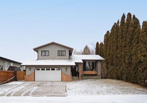 5 Fairview Rd E, Brooks, AB, T1R0N1 | Card Image