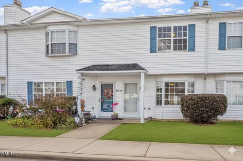 3900 Sterling Pointe Dr, Winterville, NC, 28590-8476 | Card Image