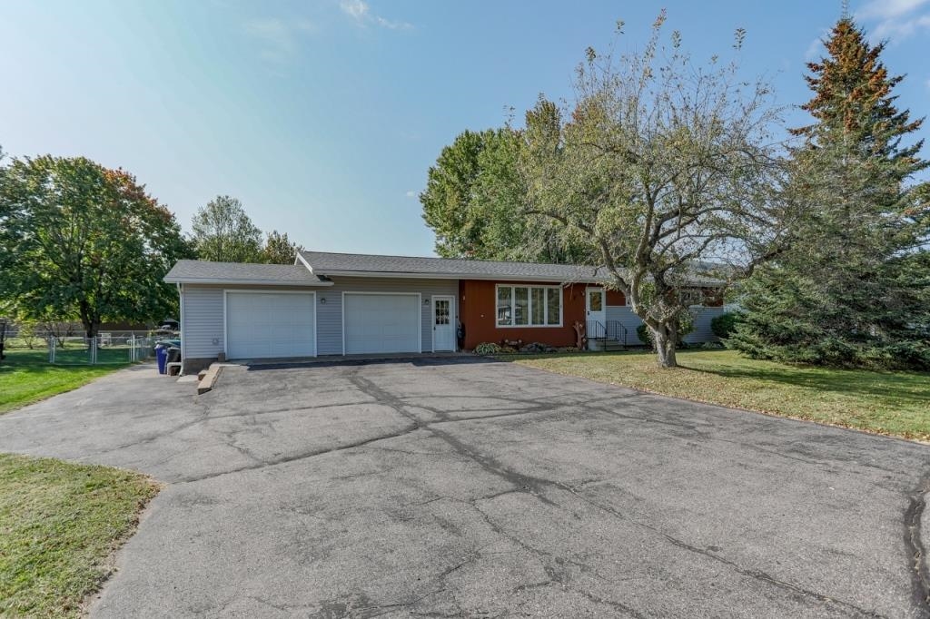 Sunbird Ln, Wausau, WI 54401
