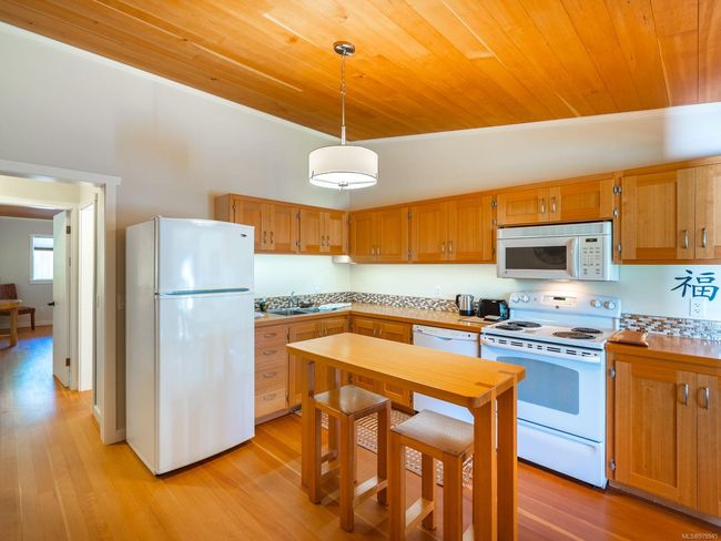 410 17 Th Ave, House other with 4 bedrooms, 5 bathrooms and 4 parking in Sointula BC | Image 53