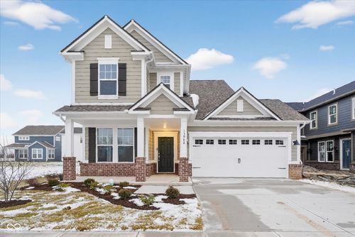 15988 Tharp Woods Dr, Fishers, IN, 46037-4654 | Card Image