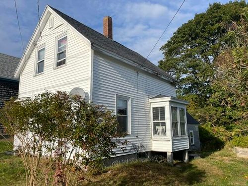 11 Cottage Street, Vinalhaven, ME, 04863 | Card Image