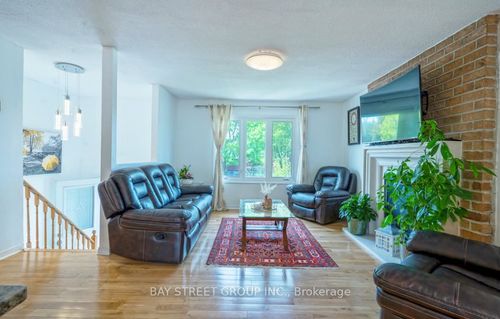 main-67 Northgate Dr, Bradford, ON, L3Z2J4 | Card Image