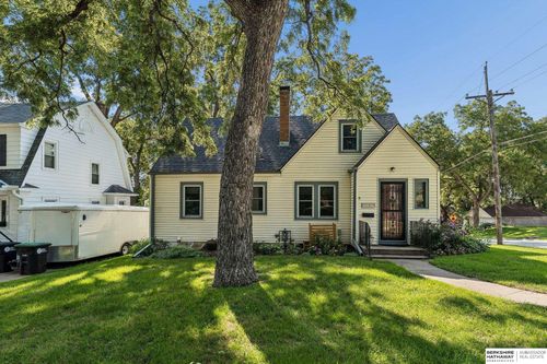 2102 S 61st Street, Omaha, NE, 68106 | Card Image