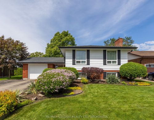 82 Westwood Cres, Welland, ON, L3C4R3 | Card Image
