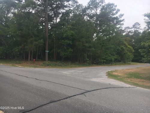 300 Crestwood Dr, Goldsboro, NC, 27530-8684 | Card Image