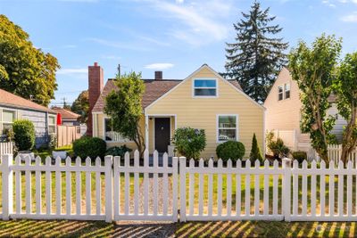 611 Nw 48th Street, House other with 3 bedrooms, 1 bathrooms and null parking in Seattle WA | Image 3